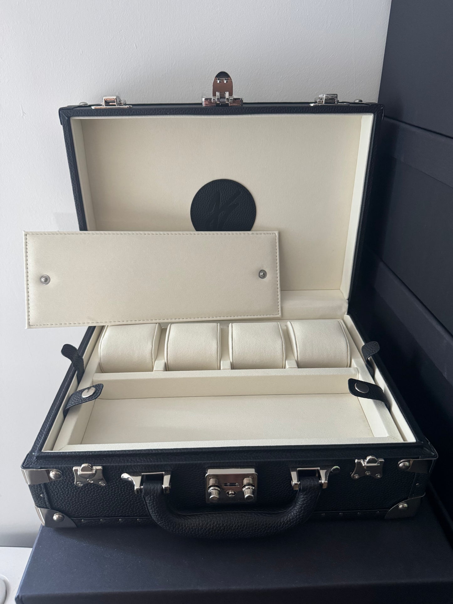 Travel trunk